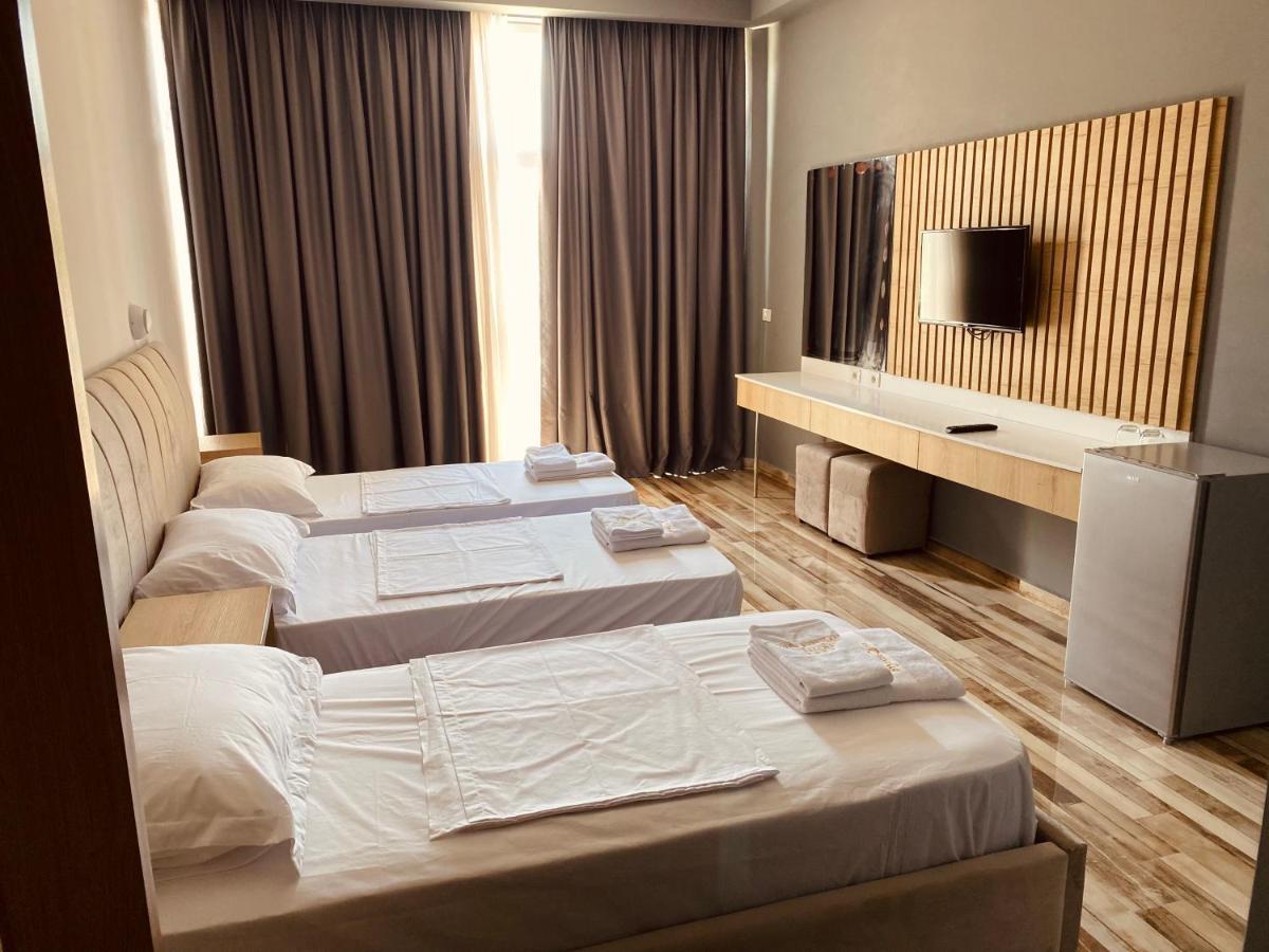 Montecarlo Lungomare Vlorë 외부 사진