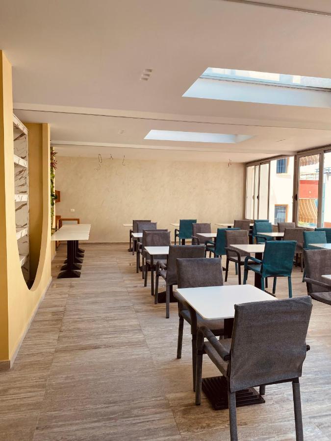 Montecarlo Lungomare Vlorë 외부 사진